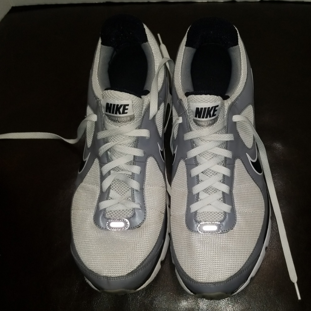MEN'S NIKE AIR MAX RUNNING SHOES SZ.14
